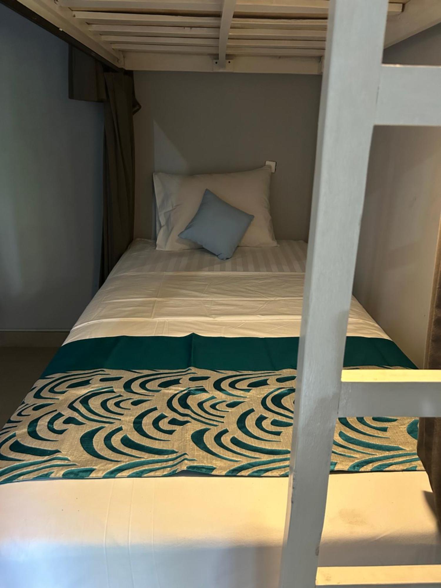 Blue Waves Hostel Amed Ambat Exteriér fotografie