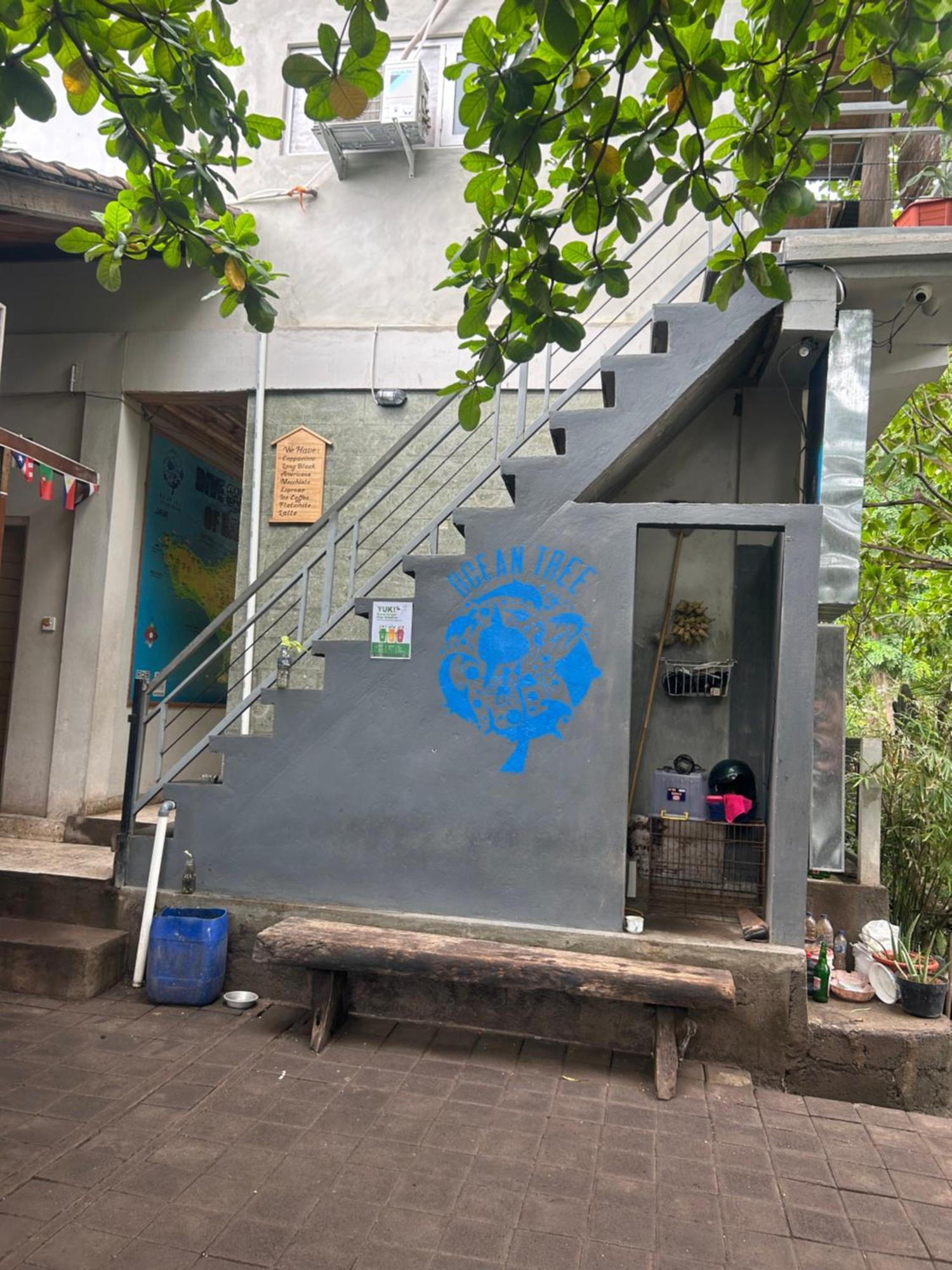 Blue Waves Hostel Amed Ambat Exteriér fotografie