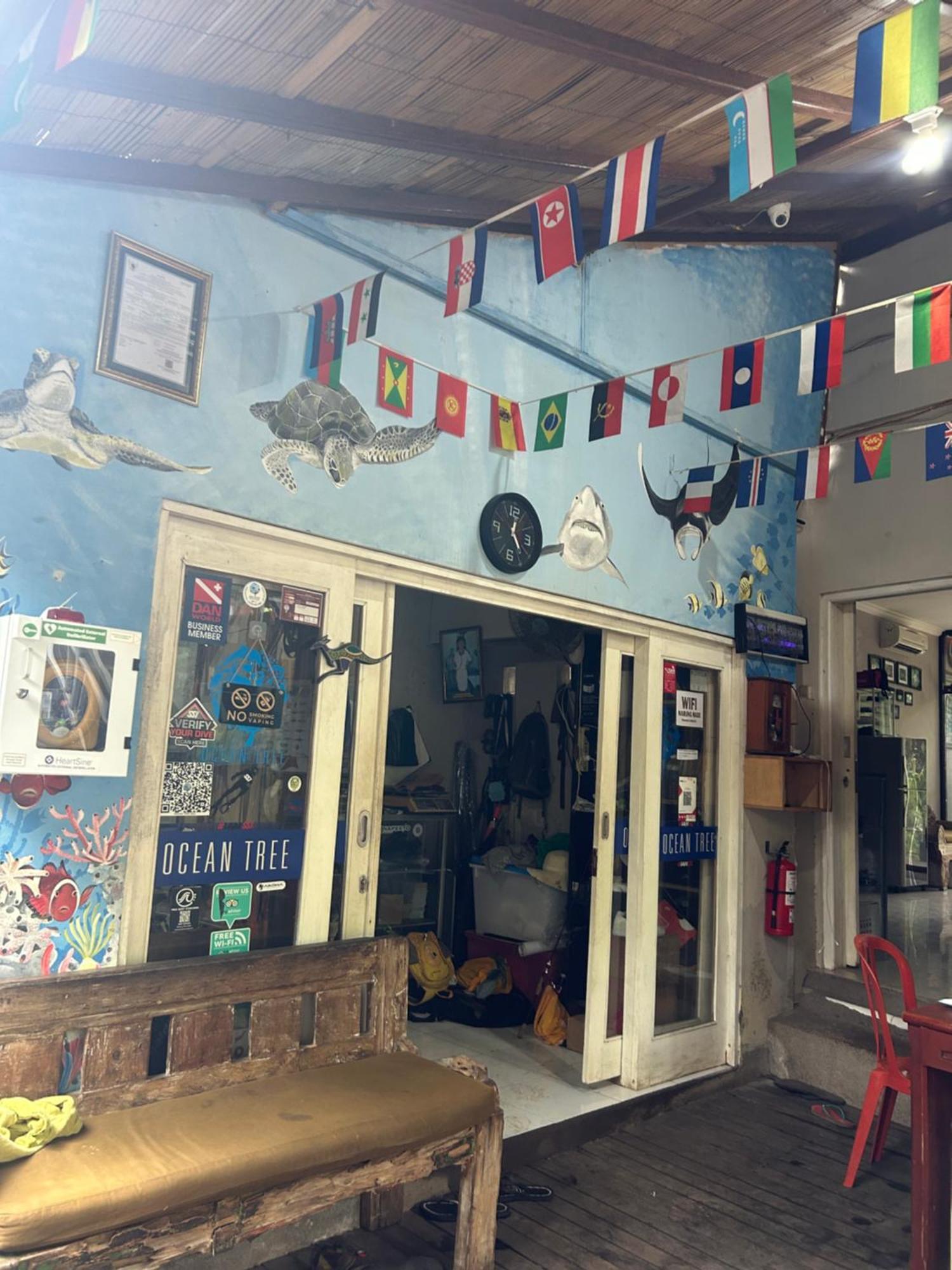 Blue Waves Hostel Amed Ambat Exteriér fotografie