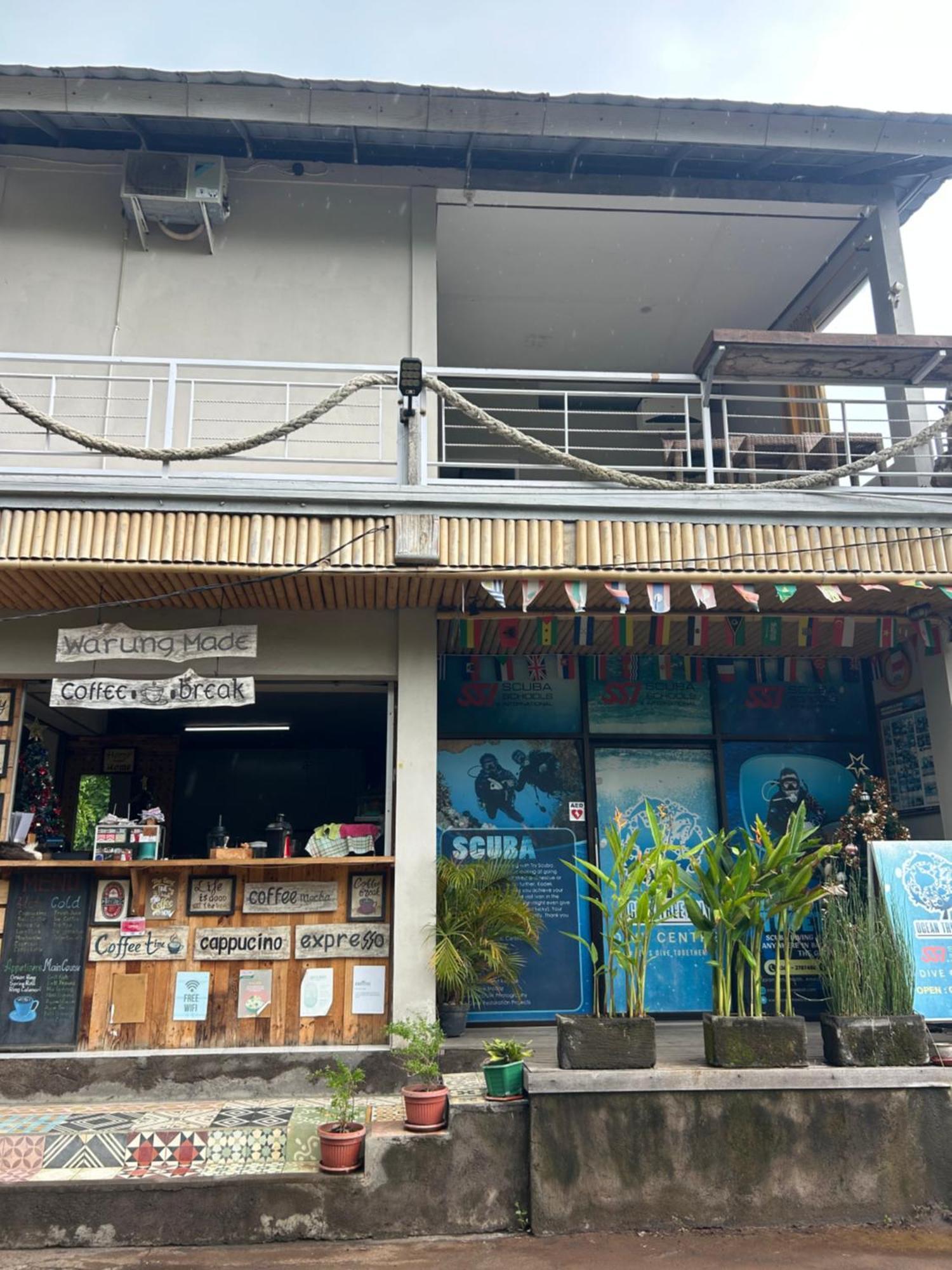 Blue Waves Hostel Amed Ambat Exteriér fotografie